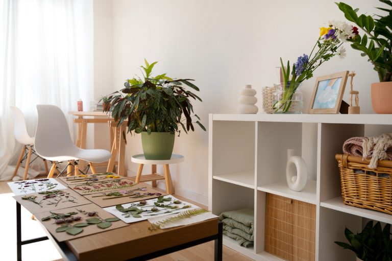 Sala de estar com decoração artesanal